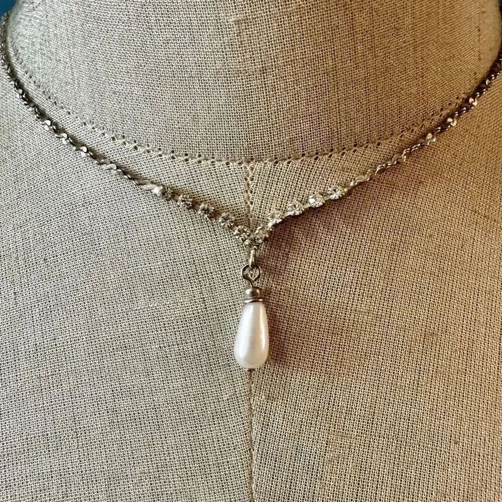 Vintage faux pearl rhinestone V tear drop dangle necklace silver tone